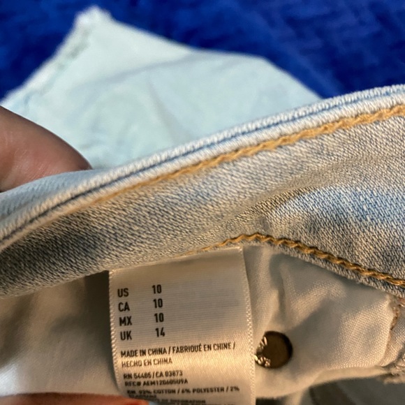 High rise light wash shorts - Picture 2 of 2